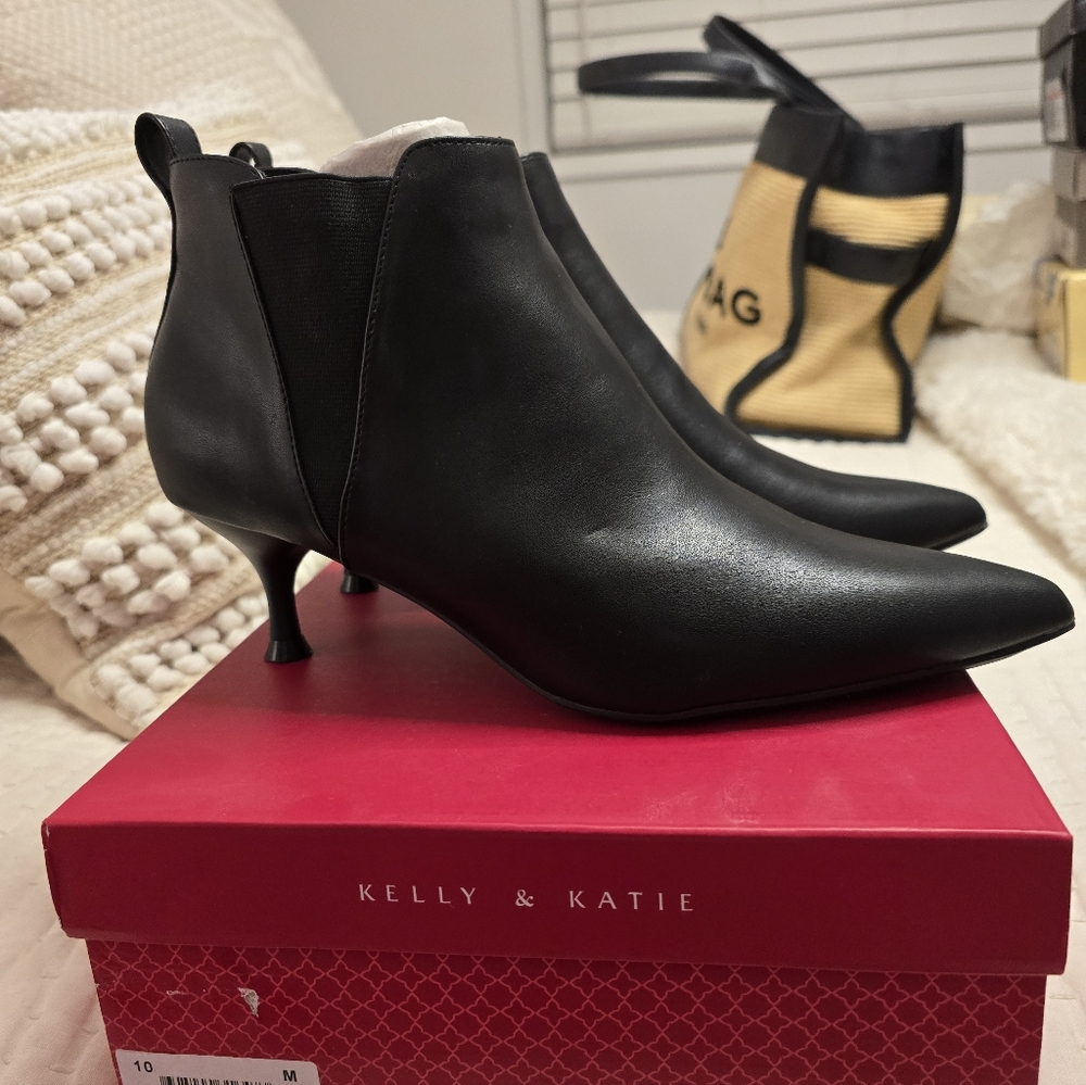 Kelly & Katie Zane Bootie